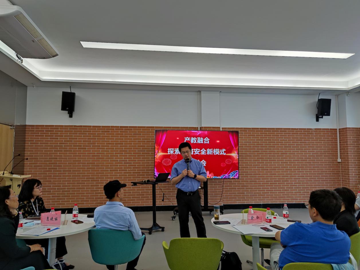 d2ae8771e53d898fca5509a0413178c3_