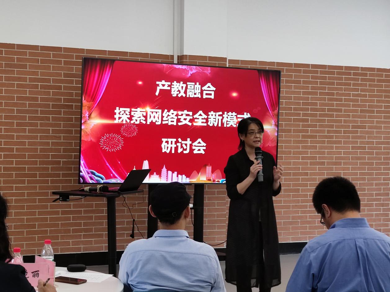 387824769e5ab214cff647daf1a09d11_